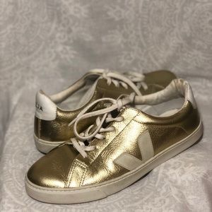Veja Esplar Low Sneakers in Metallic Gold